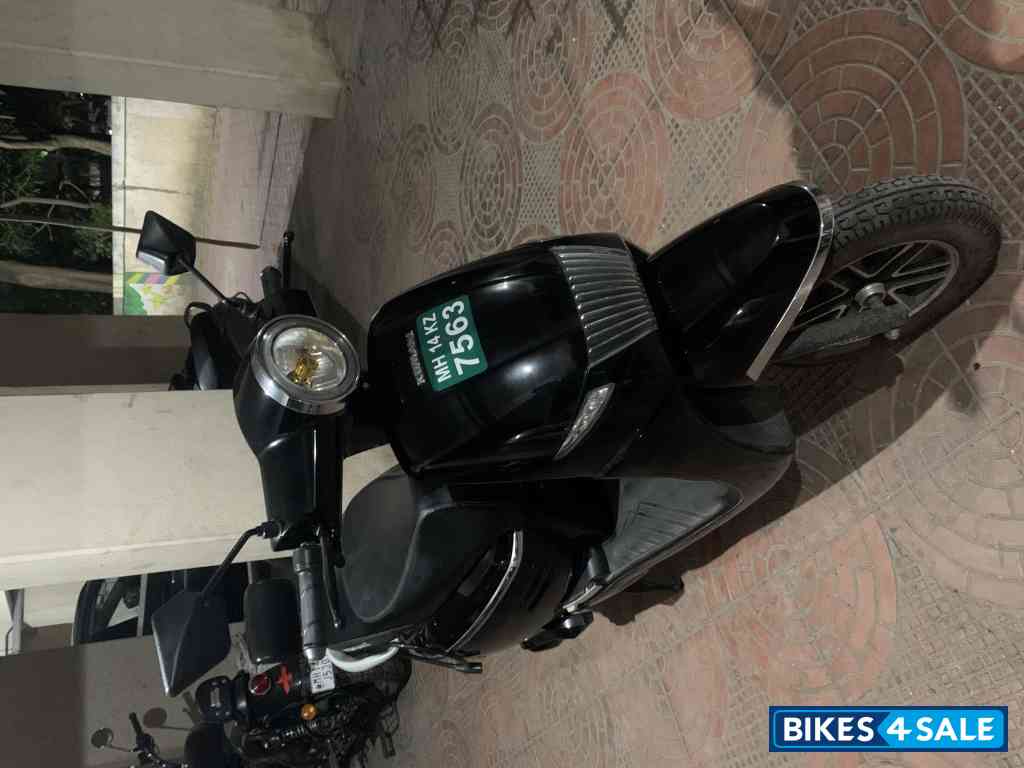 Black KOMAKI Flora Black KOMAKI Flora