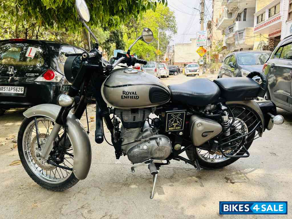 Gunmetal Grey Royal Enfield Classic Gunmetal Grey