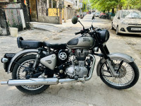 Gunmetal Grey Royal Enfield Classic Gunmetal Grey
