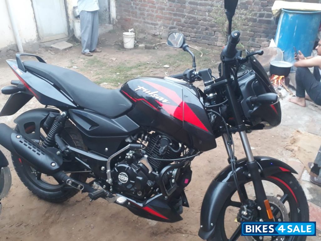 Bajaj Pulsar 150 BS6