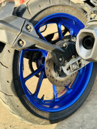 White Matallic C Yamaha R15M