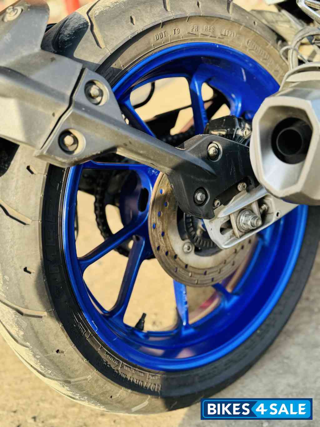 White Matallic C Yamaha R15M