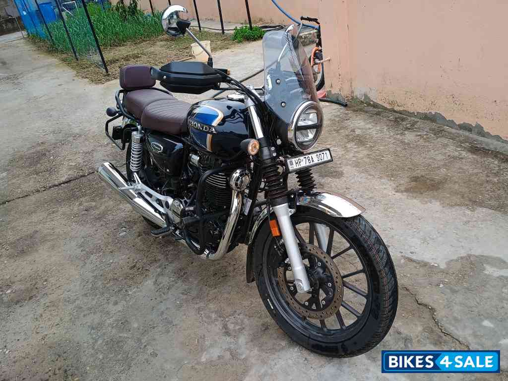 Pearl Blue Honda Hness CB350 Legacy Edition