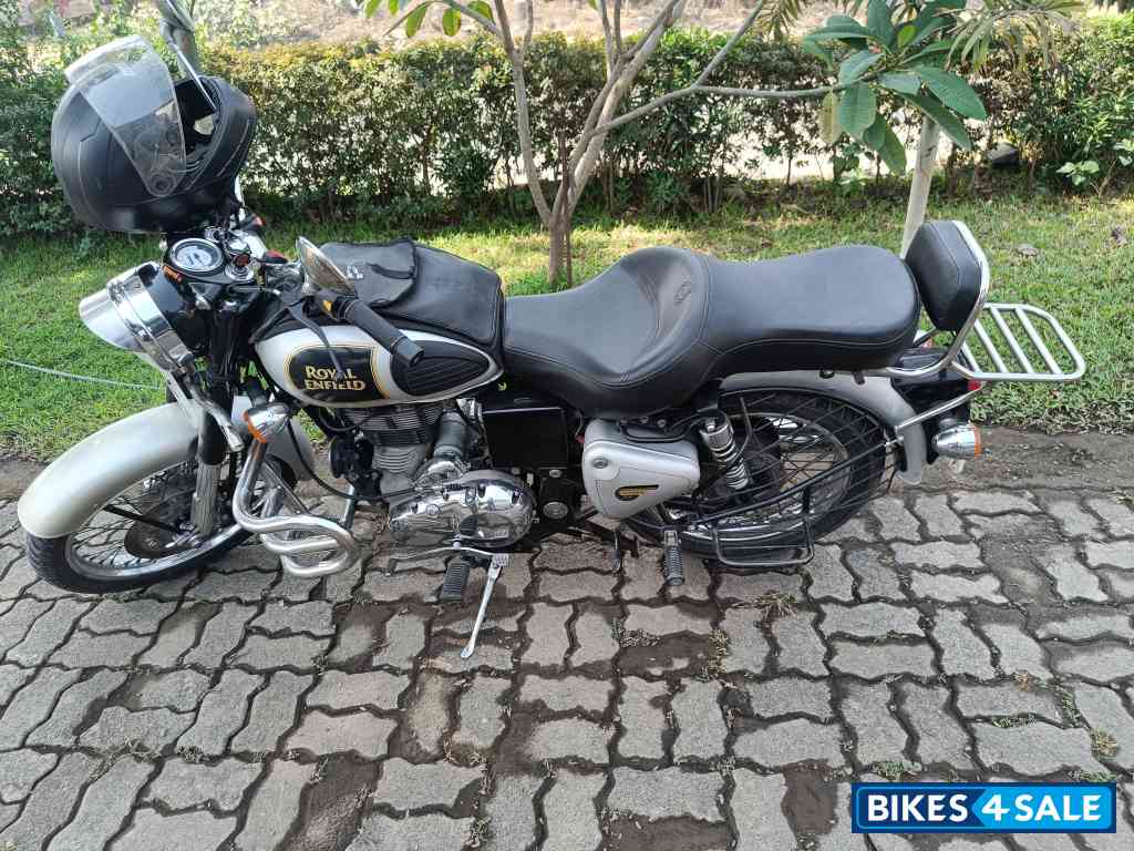Silver Royal Enfield Classic 350 BS VI