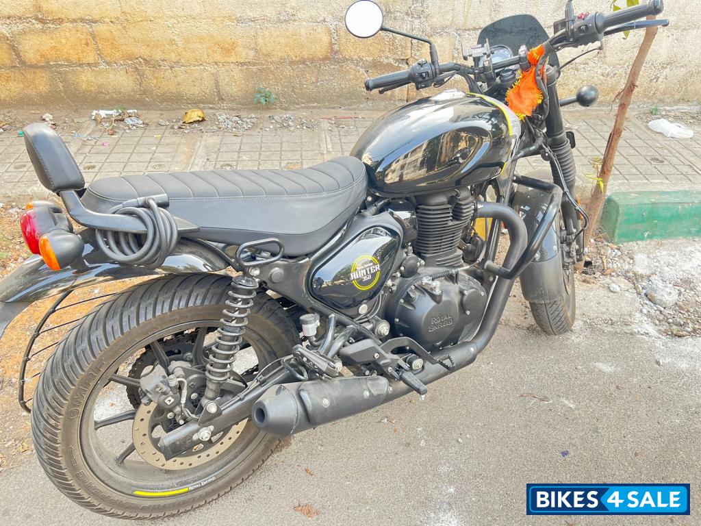 Rebel Black Royal Enfield Hunter 350 Retro
