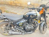 Rebel Black Royal Enfield Hunter 350 Retro