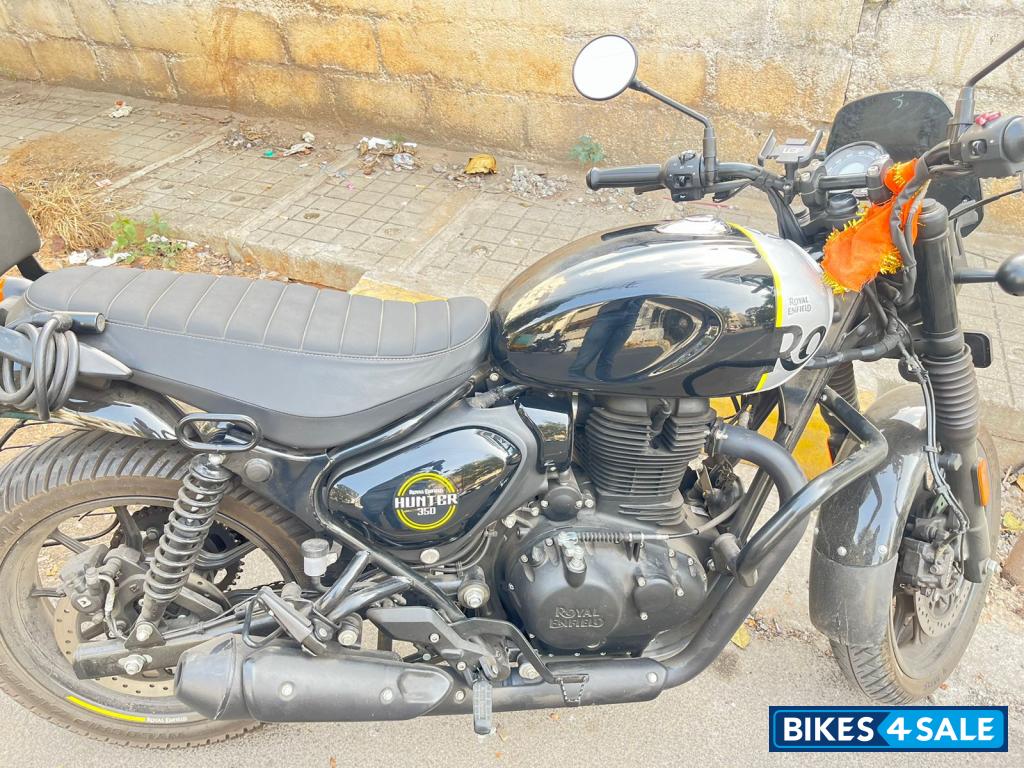 Rebel Black Royal Enfield Hunter 350 Retro
