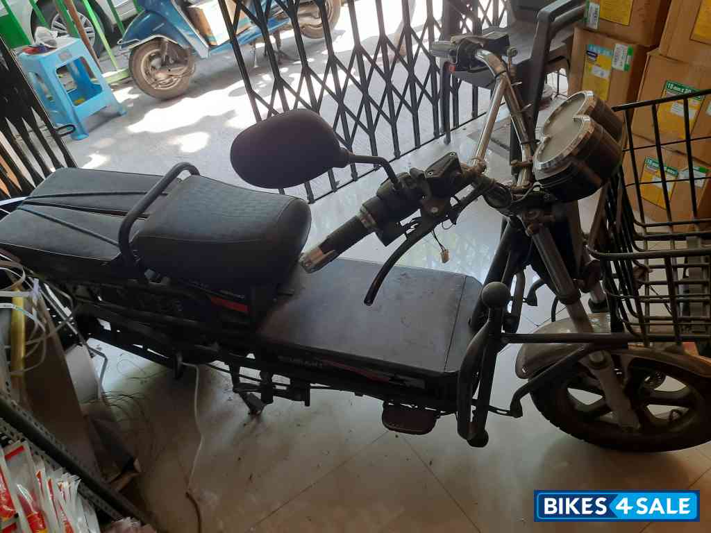 Brown KOMAKI XGT Cat 2.0