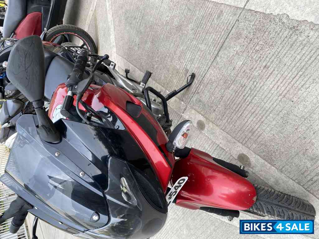 Bajaj Pulsar 220 DTSFi Bajaj Pulsar 220 DTSFi