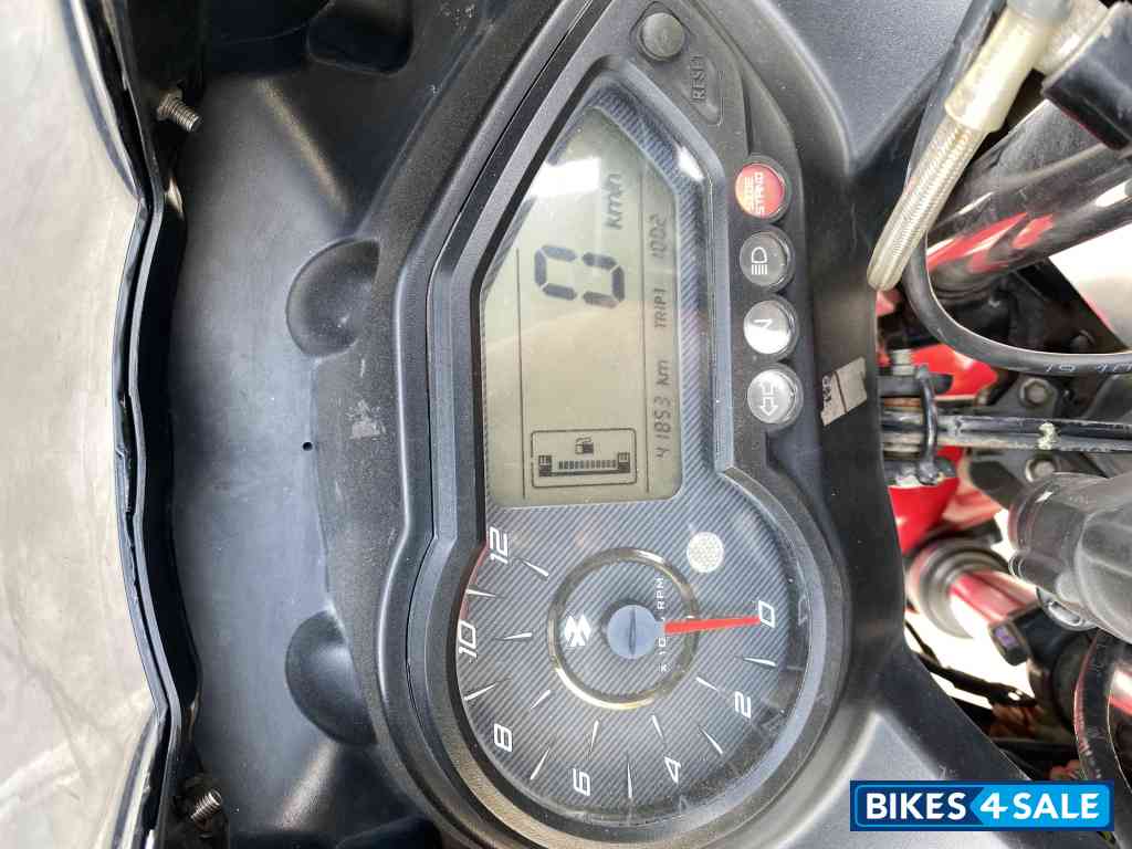 Bajaj Pulsar 220 DTSFi Bajaj Pulsar 220 DTSFi