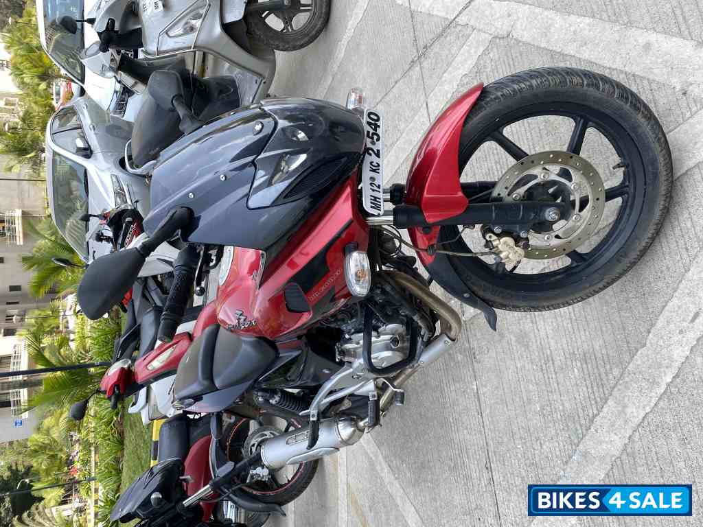 Bajaj Pulsar 220 DTSFi Bajaj Pulsar 220 DTSFi