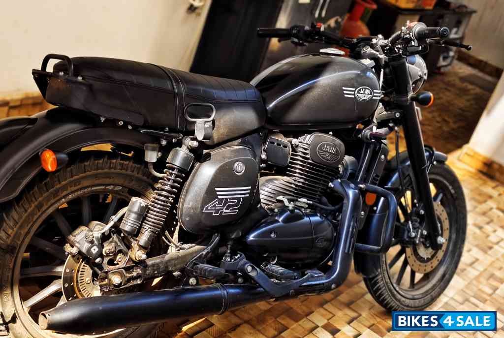 Jawa 42 Dual Channel ABS AllStar Black