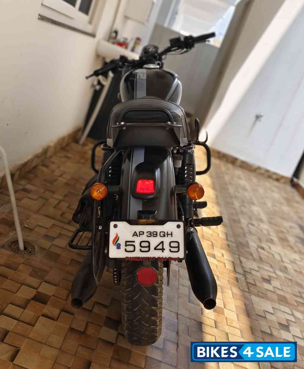 Jawa 42 Dual Channel ABS AllStar Black Jawa 42 Dual Channel ABS AllStar Black