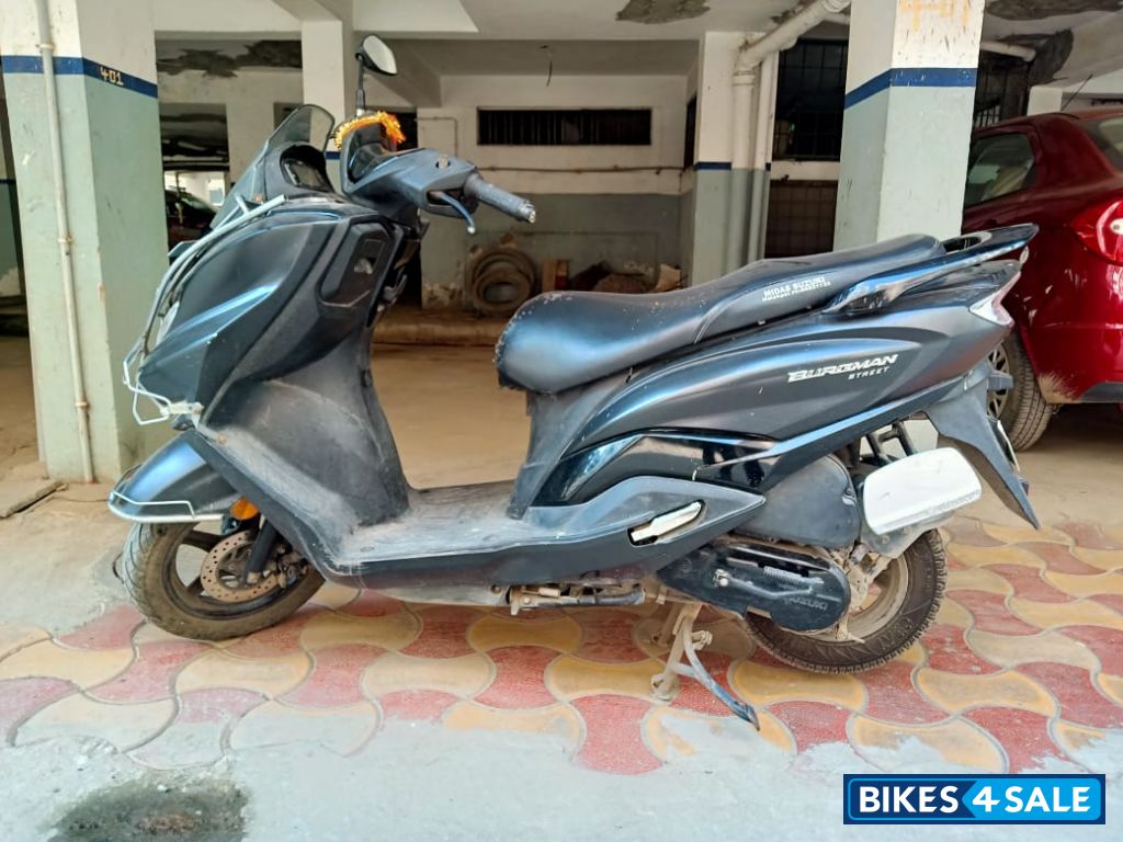 Suzuki Burgman Street BS6