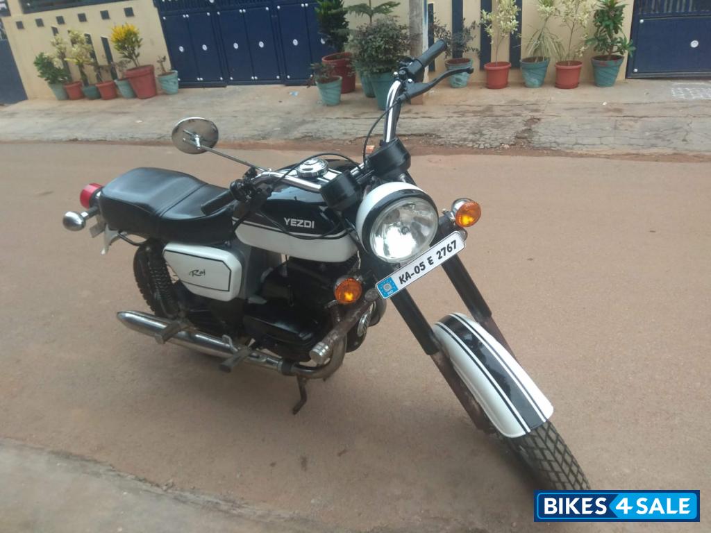 Black And White Ideal Jawa Yezdi CL II