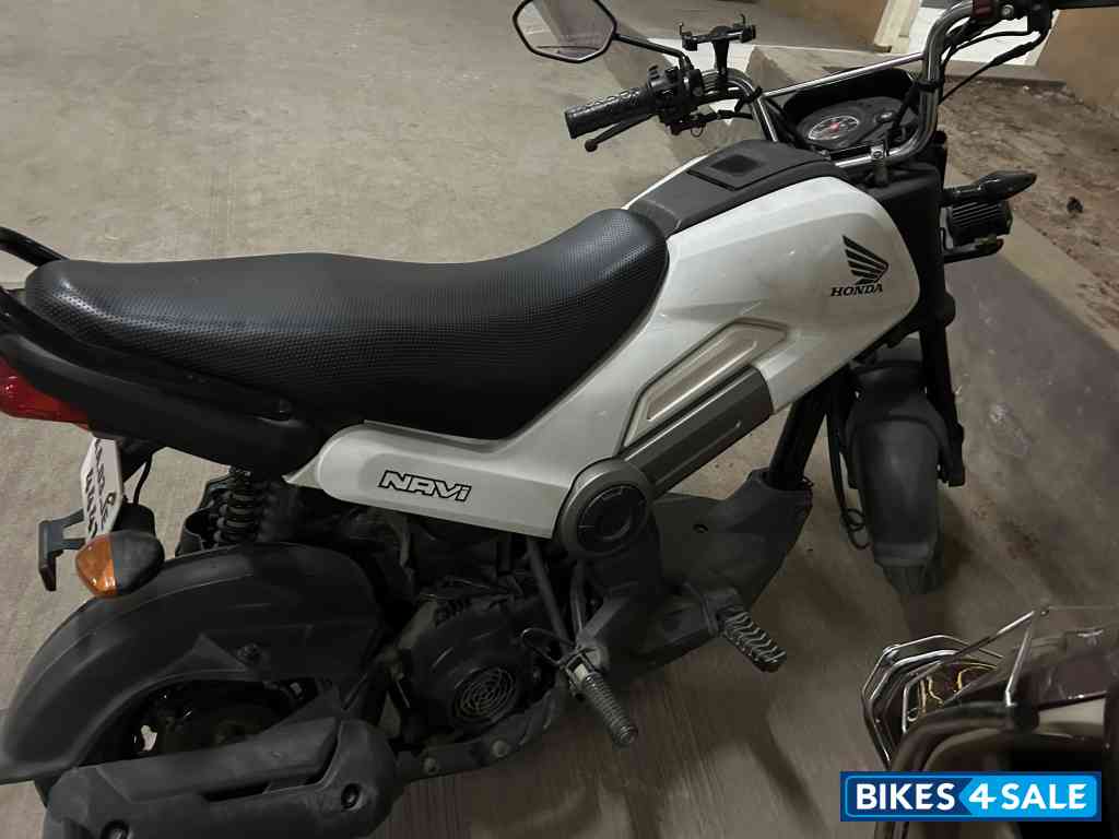 White Honda Navi