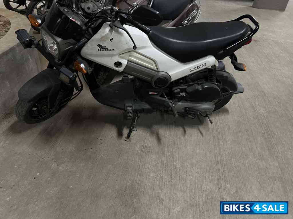 White Honda Navi