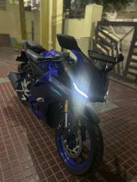 Yamaha R15 V4