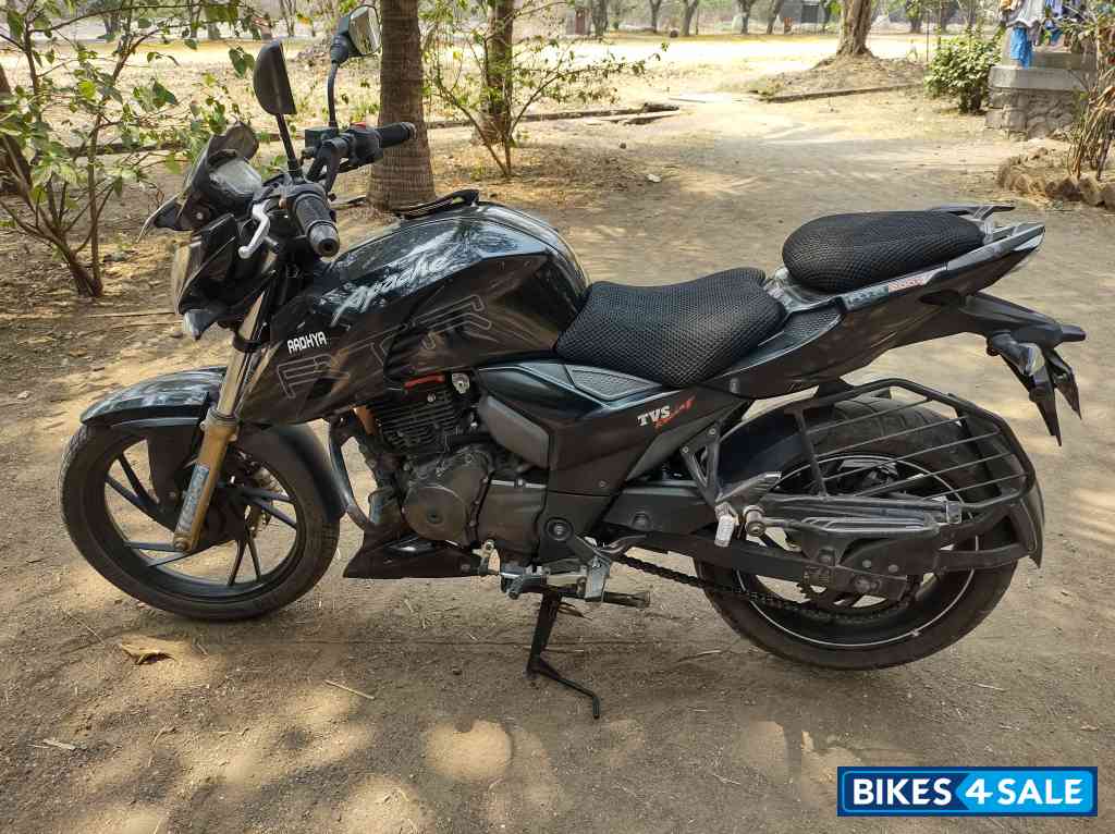 Black TVS Apache RTR 200 4V