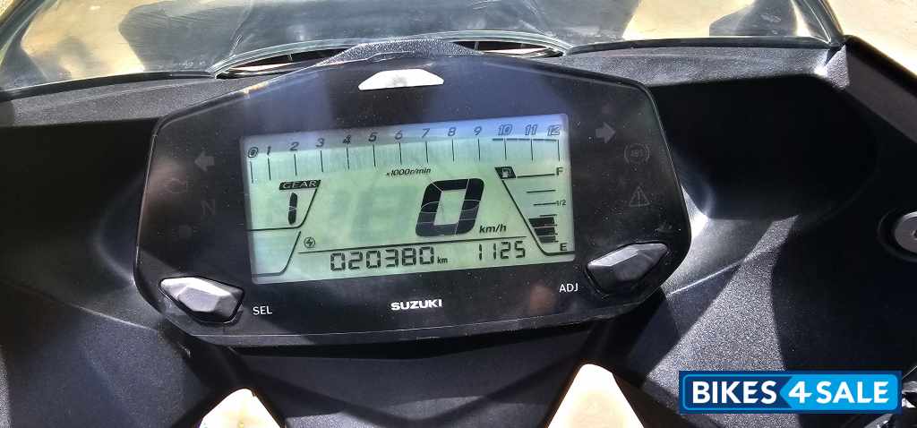 Blue Suzuki Gixxer SF