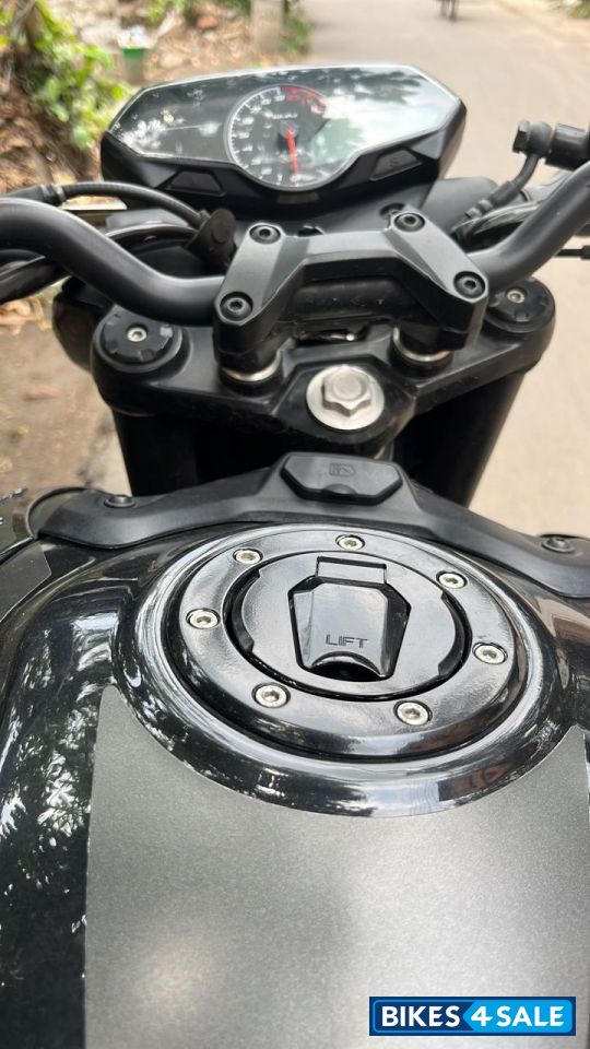 Black Bajaj Pulsar N160 Dual Channel ABS