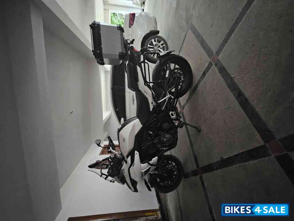 White Benelli TRK 502