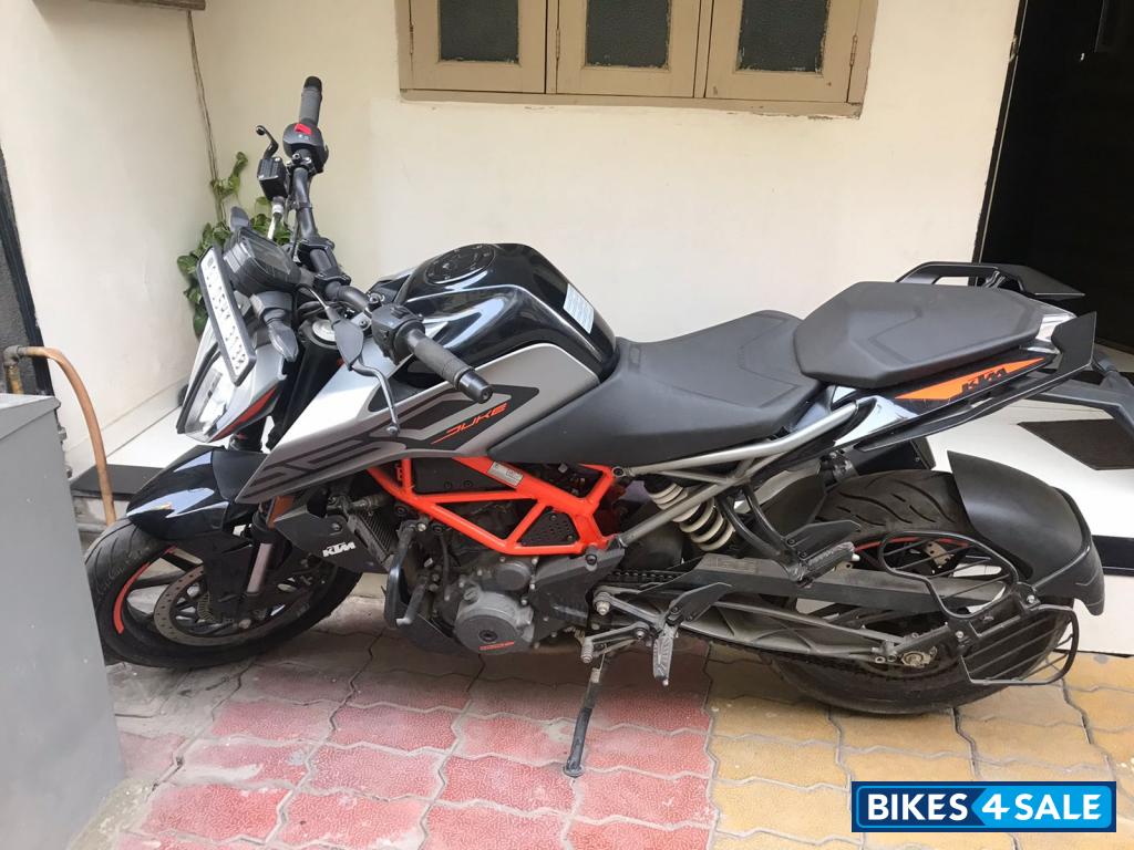 Silver Metallic Matt KTM Duke 250 2020