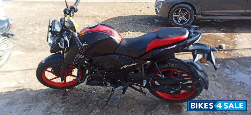 TVS Apache RTR 160 4V BS6
