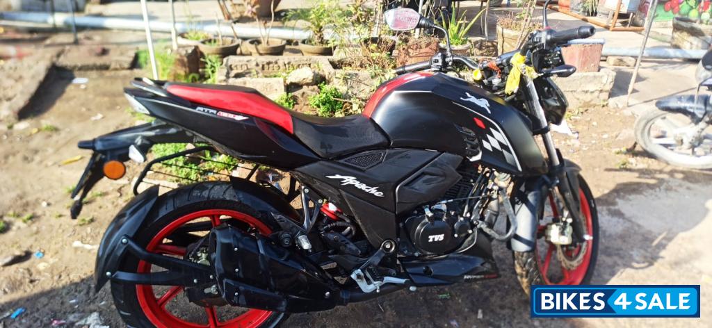 TVS Apache RTR 160 4V BS6