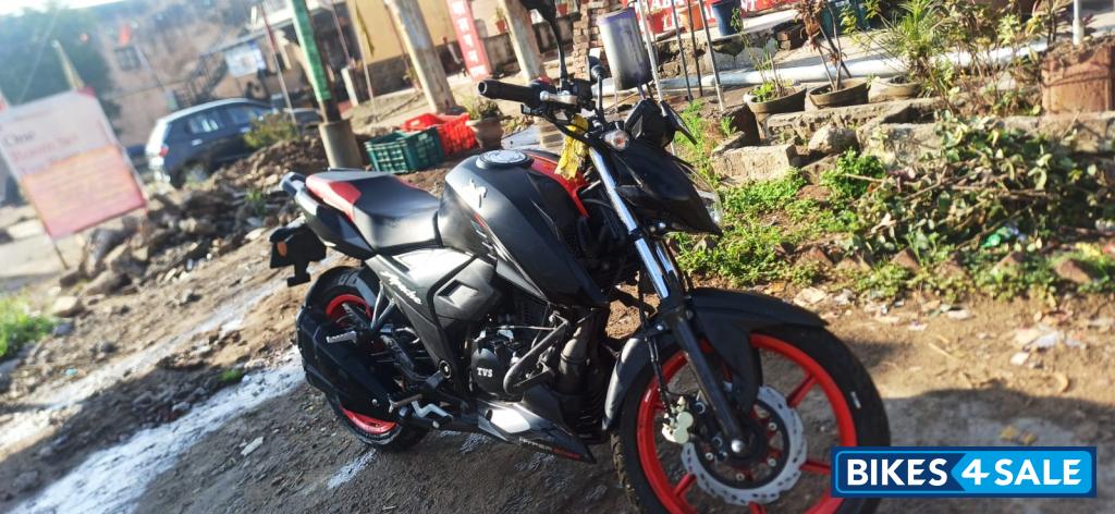 TVS Apache RTR 160 4V BS6