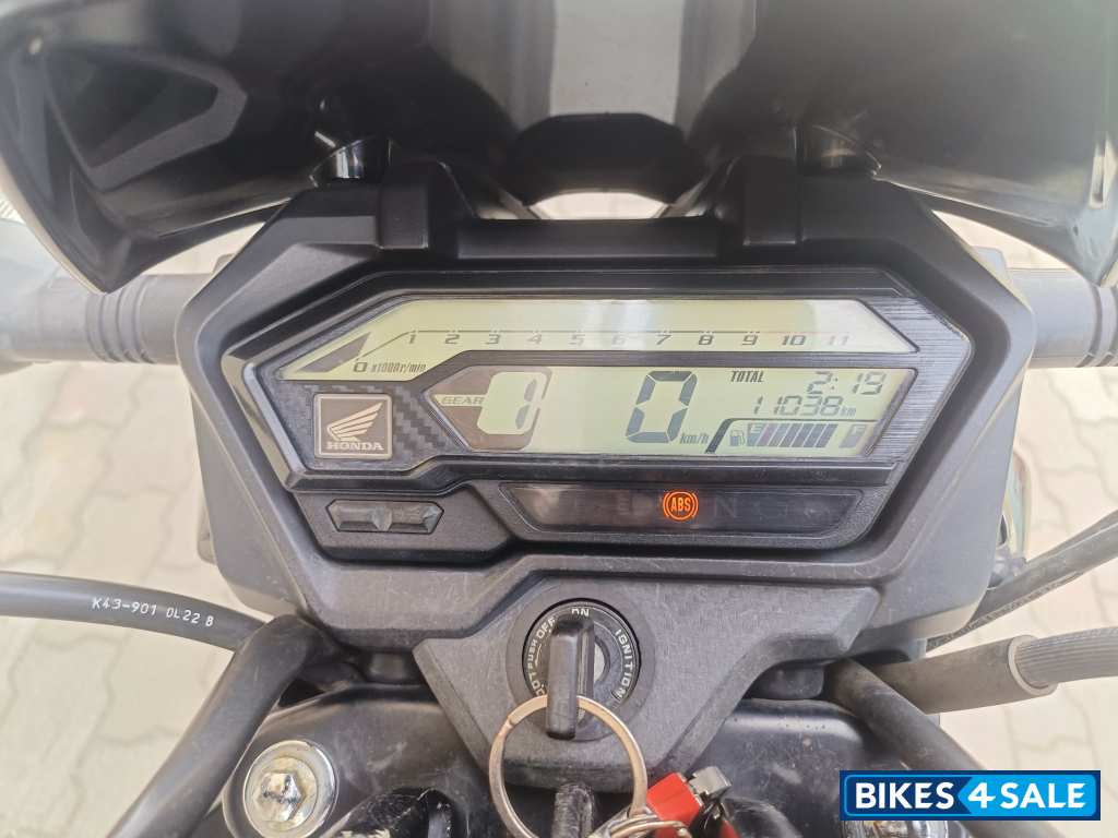 Pearl Igneous Black Honda XBlade BS6