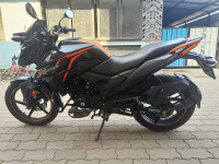 Pearl Igneous Black Honda XBlade BS6