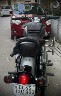 Gunmetal Grey Royal Enfield Classic Gunmetal Grey