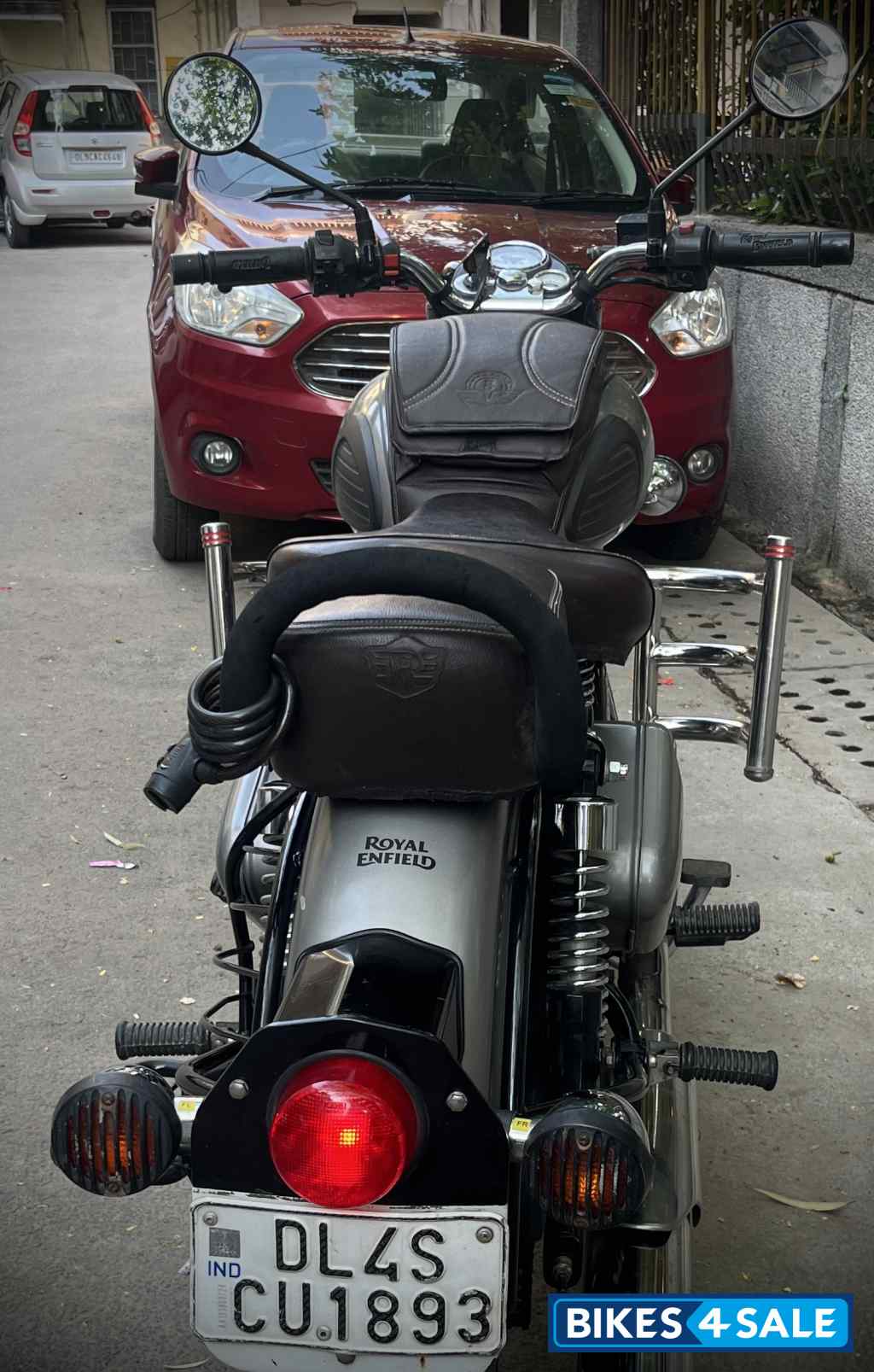 Gunmetal Grey Royal Enfield Classic Gunmetal Grey