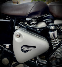 Gunmetal Grey Royal Enfield Classic Gunmetal Grey