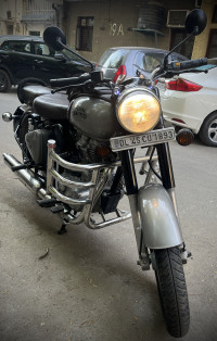 Gunmetal Grey Royal Enfield Classic Gunmetal Grey