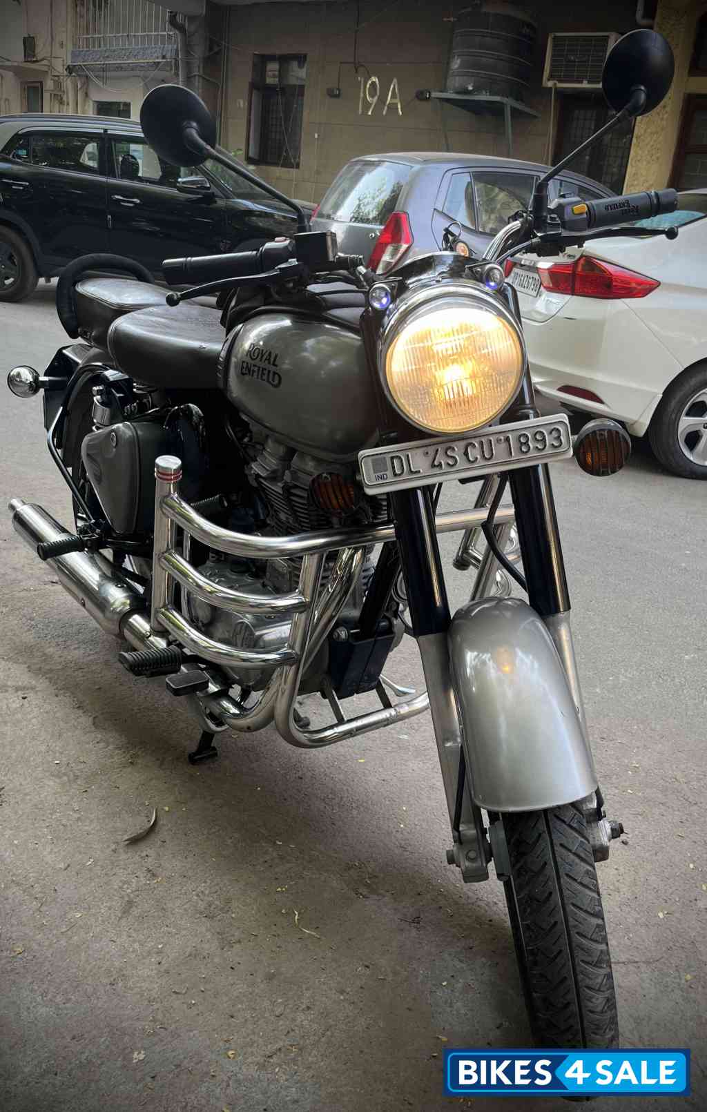 Gunmetal Grey Royal Enfield Classic Gunmetal Grey