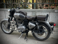 Gunmetal Grey Royal Enfield Classic Gunmetal Grey
