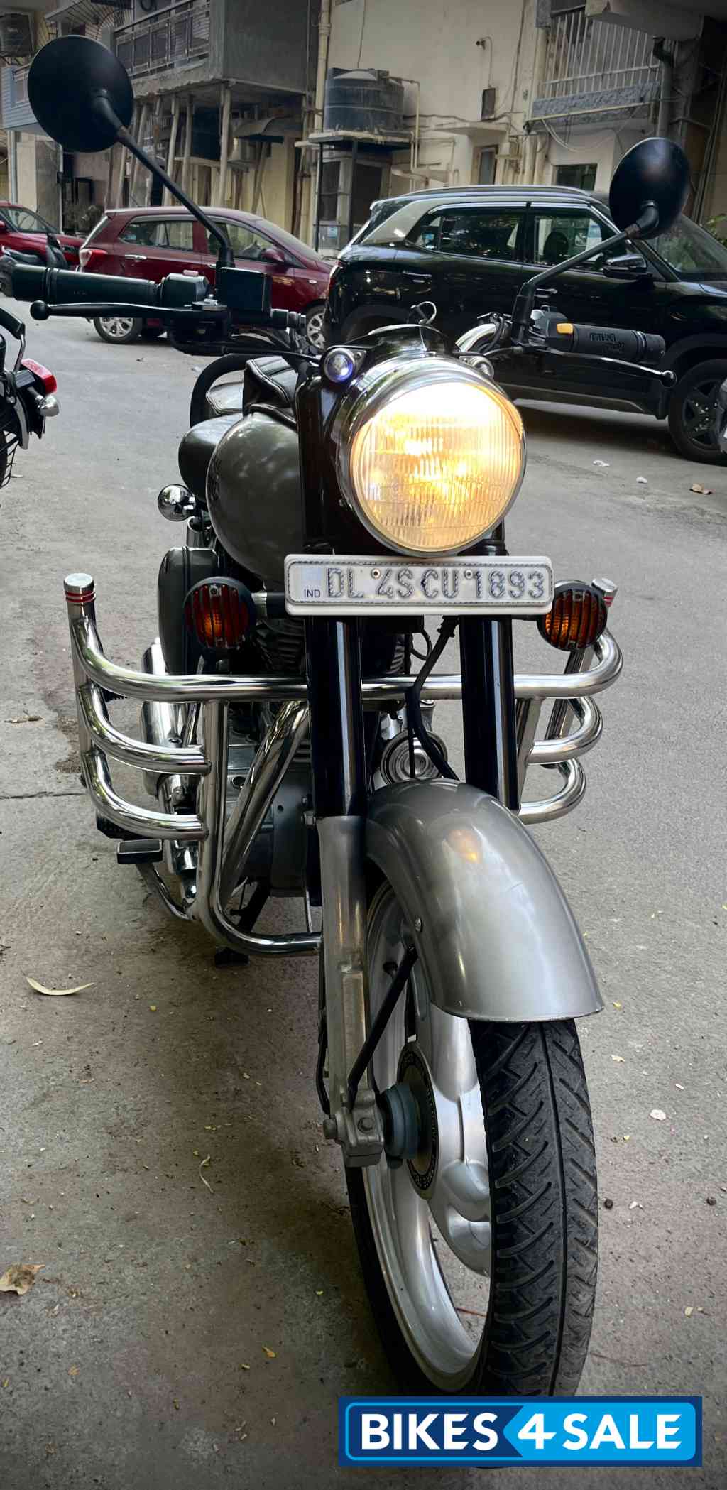 Gunmetal Grey Royal Enfield Classic Gunmetal Grey