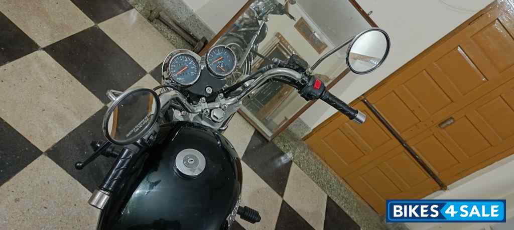 Black Royal Enfield Thunderbird TwinSpark 350
