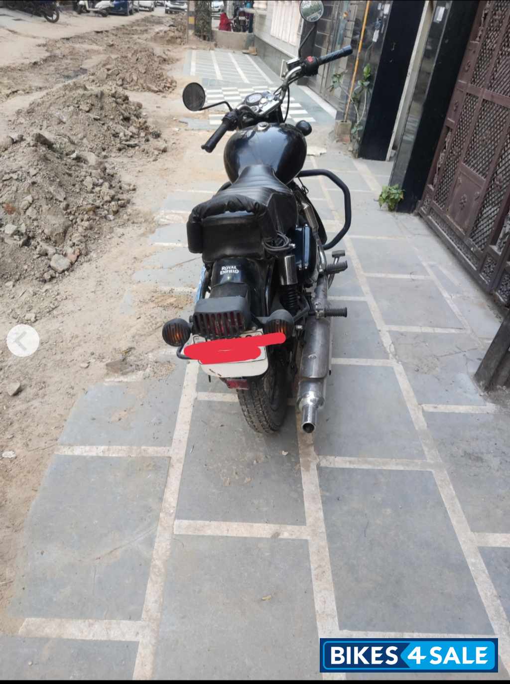 Jet Black Royal Enfield Bullet Standard 350