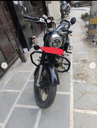 Jet Black Royal Enfield Bullet Standard 350