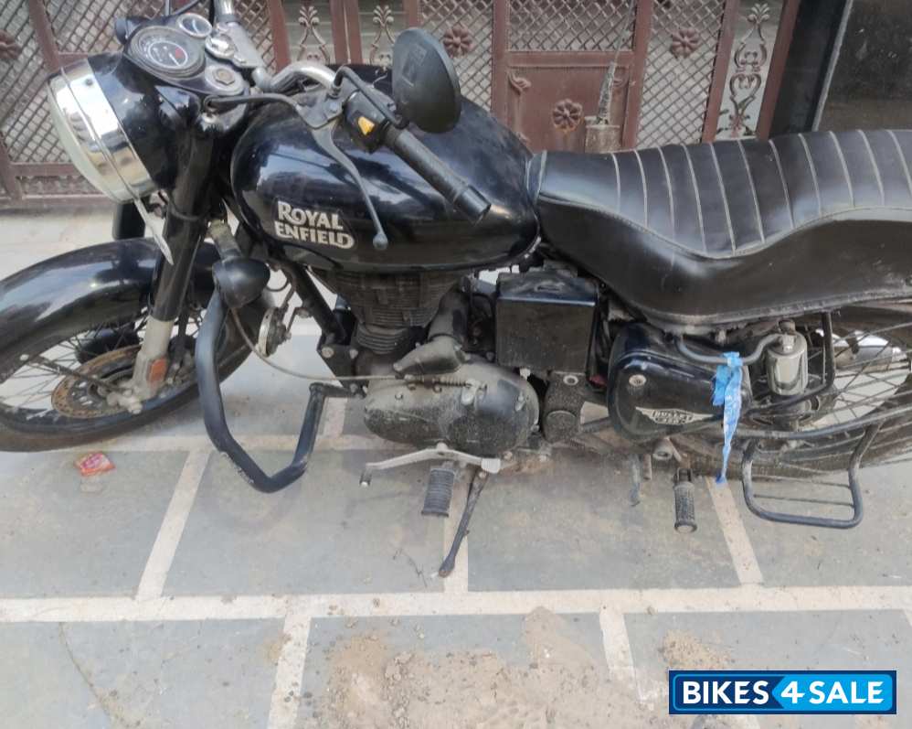 Jet Black Royal Enfield Bullet Standard 350 Jet Black Royal Enfield Bullet Standard 350