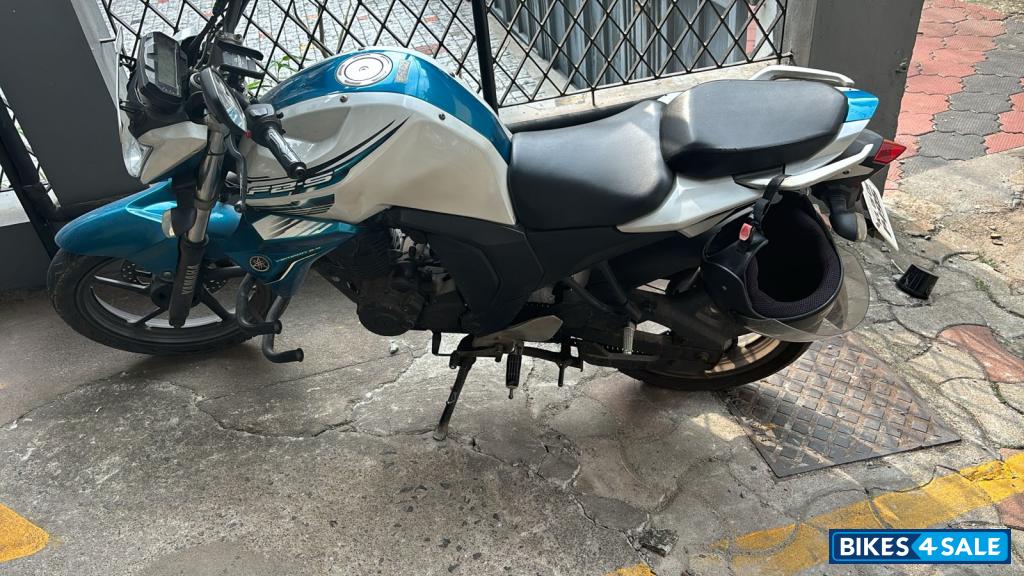 Yamaha FZ-S FI V2 Yamaha FZ-S FI V2