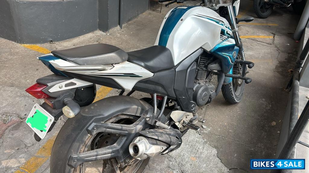 Yamaha FZ-S FI V2 Yamaha FZ-S FI V2