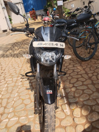 Black & White TVS Apache RTR 160 4V