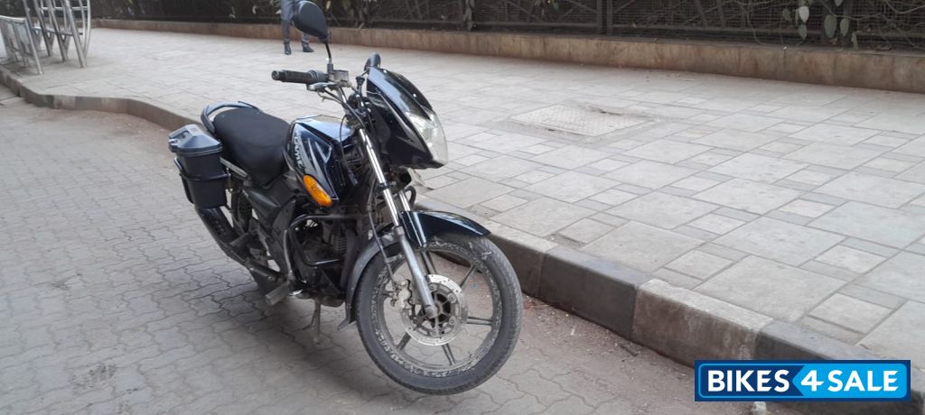 Black TVS Flame SR125