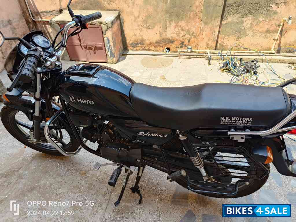 Hero Splendor Plus Black and Accent