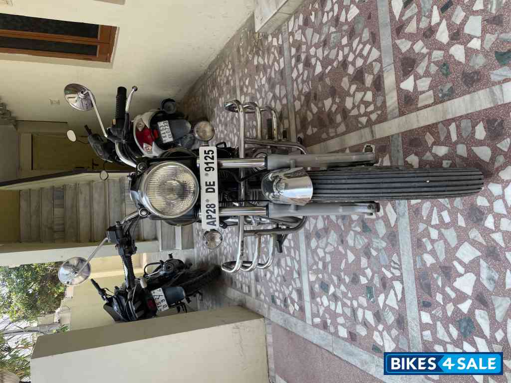 Black Royal Enfield Bullet Electra