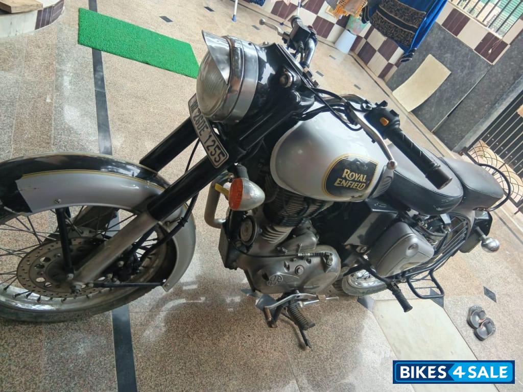 Royal Enfield Classic 500